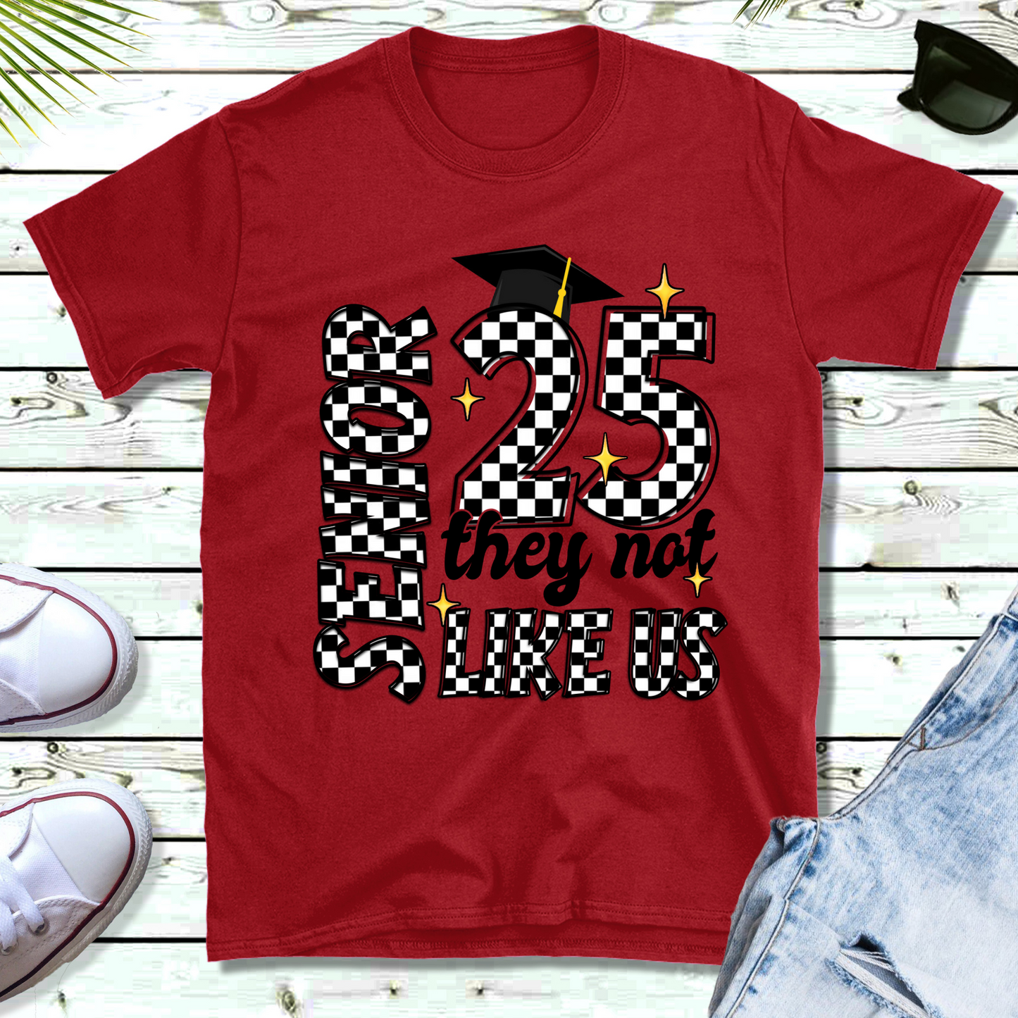 Senior 2025 T-Shirt - Retro Checkered 2025 Graduate Shirt