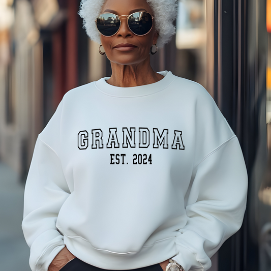 Personalized Sweatshirt Grandma Sweatshirt, Grandma est 2024 shirt, Personalized Grandma Apparel, New Grandma gift, Unique Grandma shirt, Custom grandma hoodie, personalized grandma sweater, Grandma Love Shirt, Grandma Lift Clothing, Grandmother Established 2024